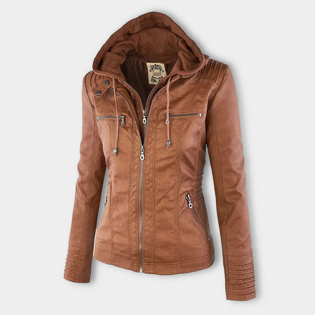 Chaqueta Nerea combinada con vaqueros para un look casual