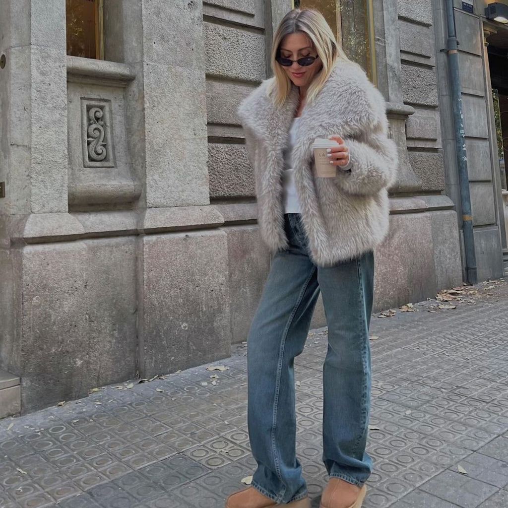 Combinación de estilo del abrigo VINTRESSA con look urbano